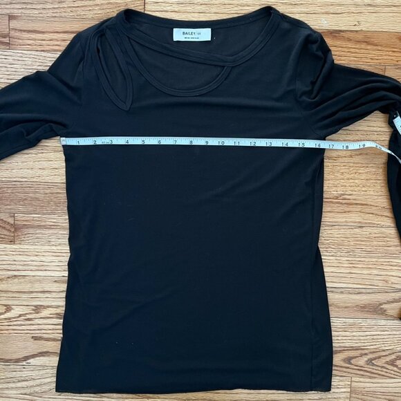 Bailey 44 Cutout Long Sleeve Top Medium Raw Hem Chic Whimsigoth - Picture 9 of 11